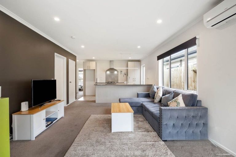 Photo of property in 93 Kuaka Drive, Takanini, 2112