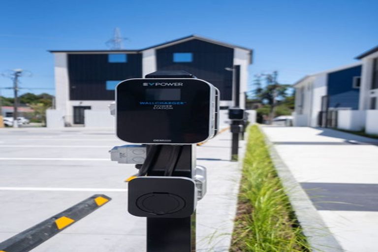 Photo of property in 14/21 Titoki Street, Te Atatu Peninsula, Auckland, 0610