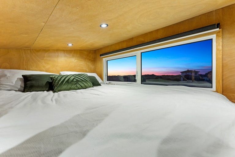 Photo of property in 47 Reay Mackay Grove, Waikawa Beach, Levin, 5573