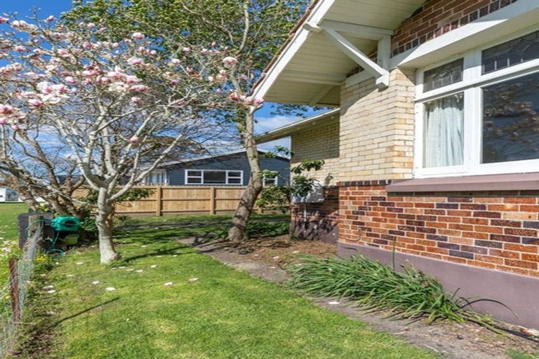 Photo of property in 122 Great South Road, Huntly, 3700