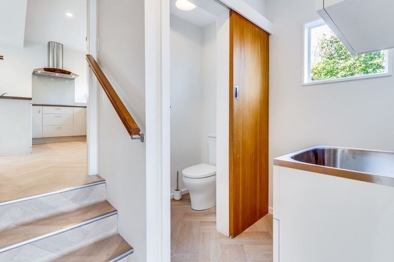 Photo of property in 48 Kent Lodge Avenue, Avonhead, Christchurch, 8042