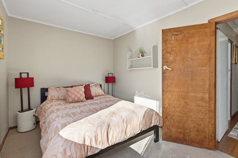 Photo of property in 18 Croziers Road, St Albans, Christchurch, 8052