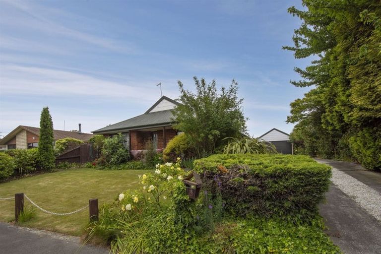 Photo of property in 41 Karnak Crescent, Russley, Christchurch, 8042