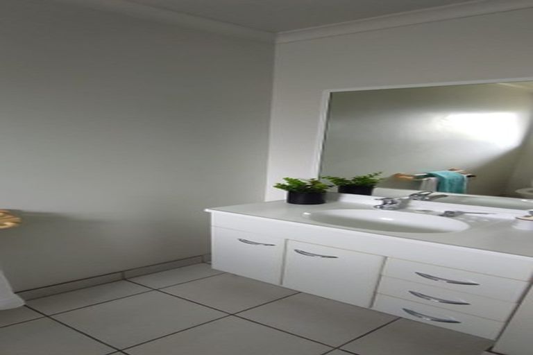 Photo of property in 25 Pateke Drive, Takanini, 2112