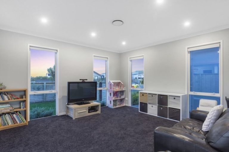 Photo of property in 124 Coast Boulevard, Papamoa Beach, Papamoa, 3118