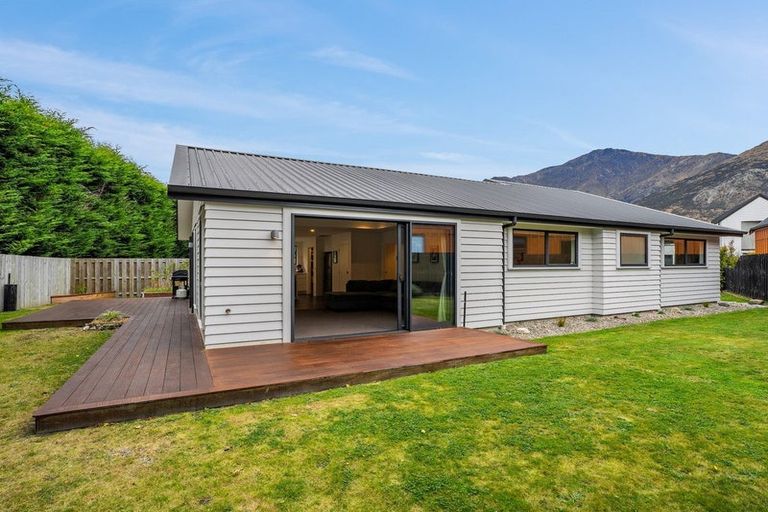 Photo of property in 5 Bathans Lane, Lake Hayes, Queenstown, 9304