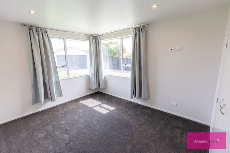 Photo of property in 15 Royal Park Drive, Parklands, Christchurch, 8083