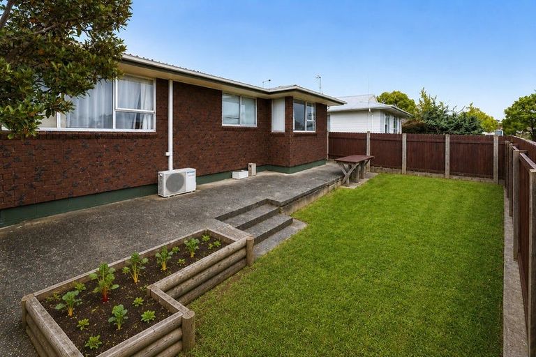 Photo of property in 16 Purdie Place, Milson, Palmerston North, 4414