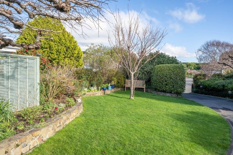 Photo of property in 11 Fleetwood Grove, Waikanae, 5036