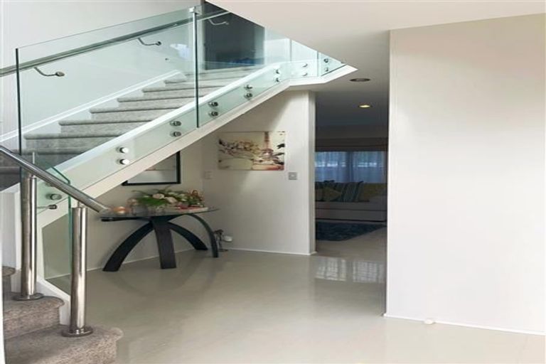 Photo of property in 1 Dhaka Lane, Ranui, Auckland, 0612