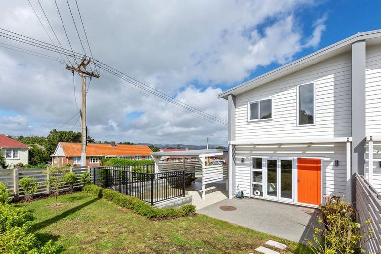 Photo of property in 1/1 Murphy Place, Titahi Bay, Porirua, 5022