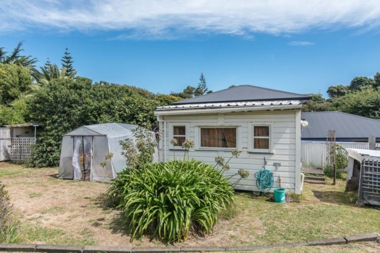 Photo of property in 35 Glen Road, Raumati South, Paraparaumu, 5032