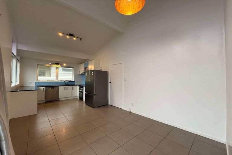 Photo of property in 16 Mission Street, Waterloo, Lower Hutt, 5011