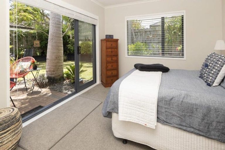 Photo of property in 3 Moy Place, East Tamaki Heights, Auckland, 2016