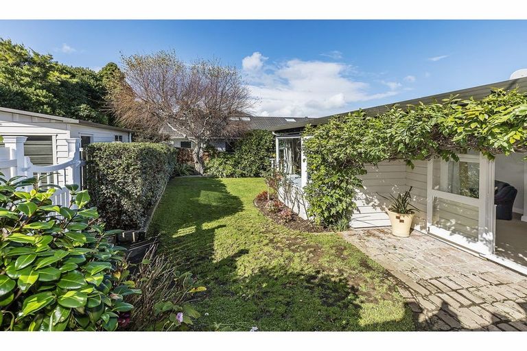 Photo of property in 20 Lucknow Terrace, Khandallah, Wellington, 6035