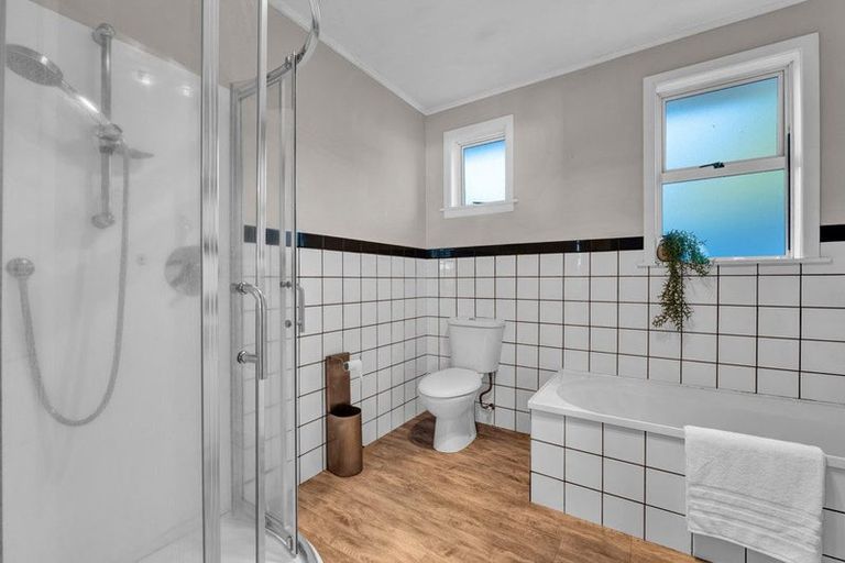 Photo of property in 163a Pembroke Street, Westown, New Plymouth, 4310