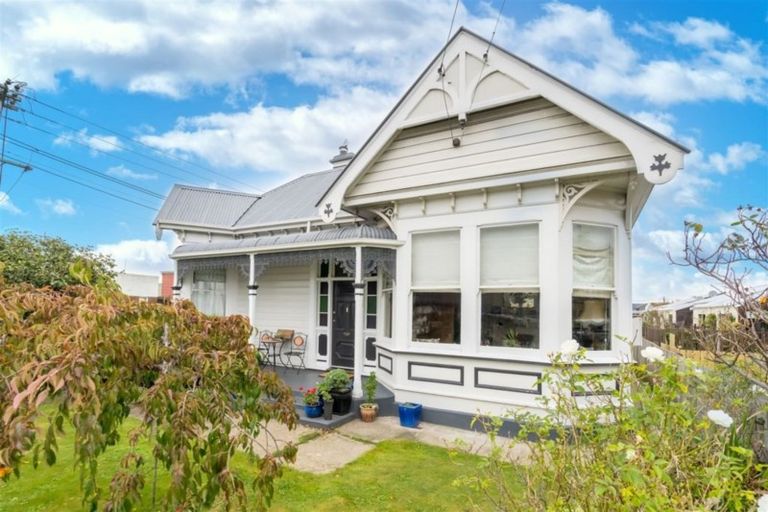 Photo of property in 121 Macandrew Road, South Dunedin, Dunedin, 9012