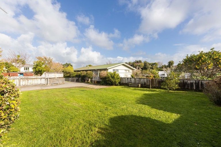 Photo of property in 3a Montana Place, Merrilands, New Plymouth, 4312