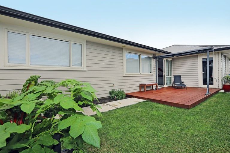 Photo of property in 17 Rakaia Way, Poraiti, Napier, 4112