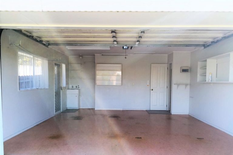 Photo of property in 1/39 Tarnica Road, Northpark, Auckland, 2013