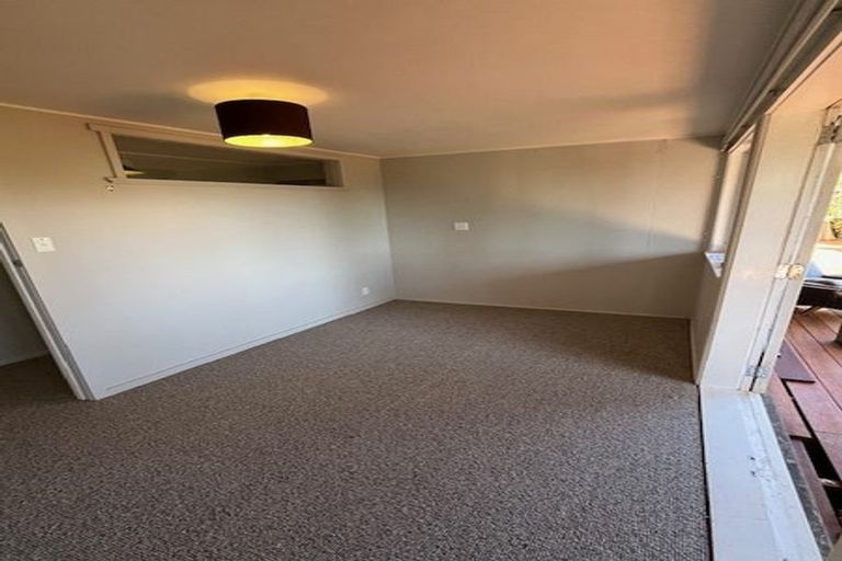 Photo of property in 24 Beacon Hill Road, Strathmore Park, Wellington, 6022