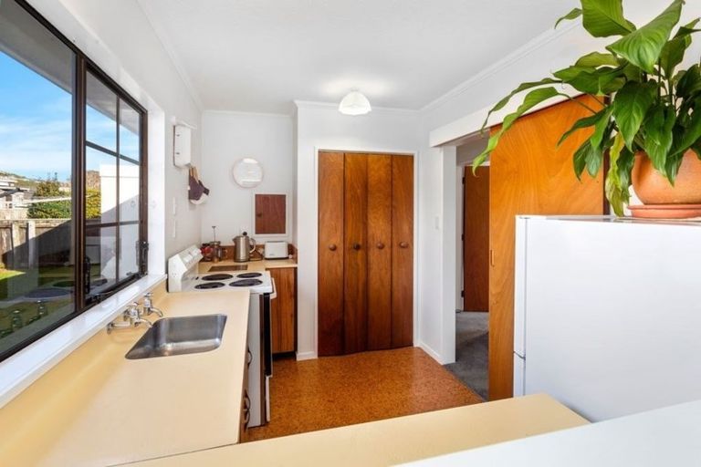 Photo of property in 16 Rossiter Street, Tawa, Wellington, 5028