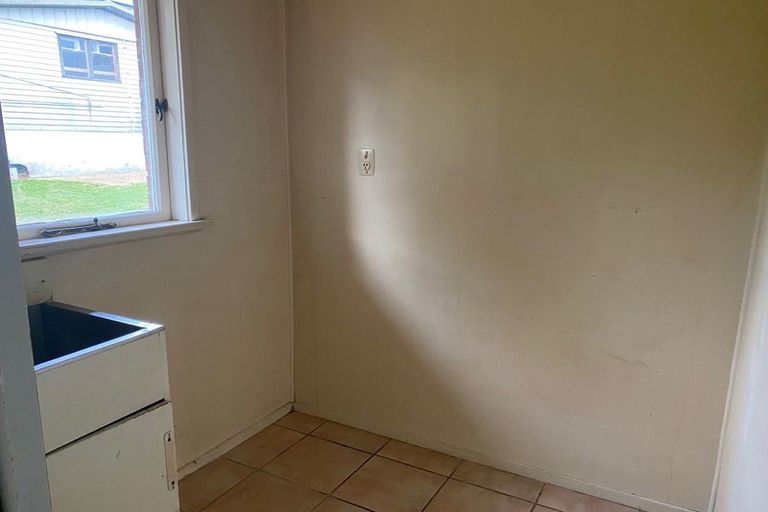 Photo of property in 23 Edgeworth Road, Glenfield, Auckland, 0629