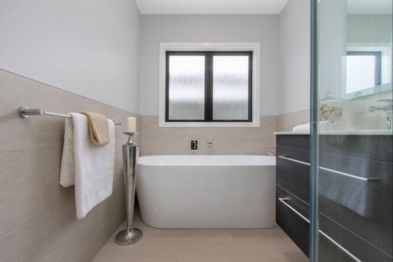 Photo of property in 8 Monowai Street, Poraiti, Napier, 4112