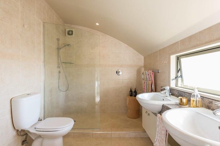 Photo of property in 305 Oceanbeach Road, Mount Maunganui, 3116