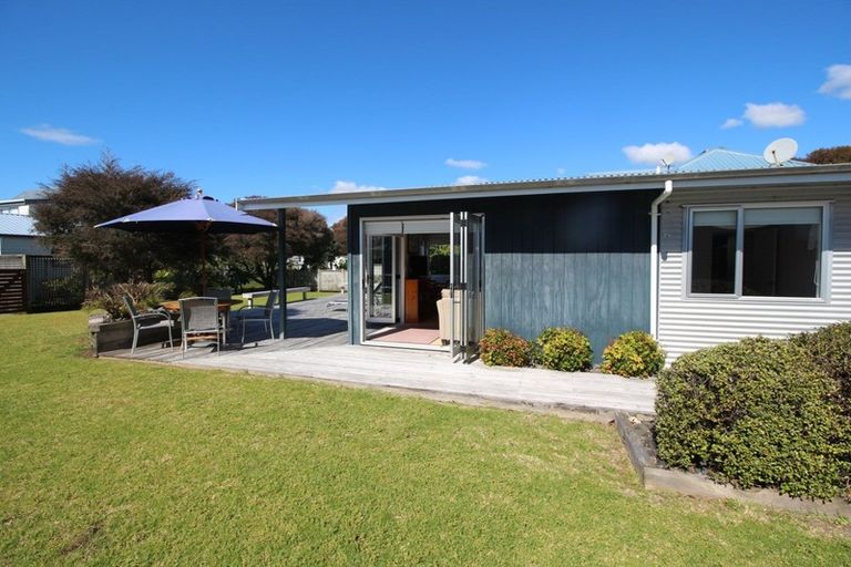 Photo of property in 170 Kowhai Avenue, Matarangi, Whitianga, 3592