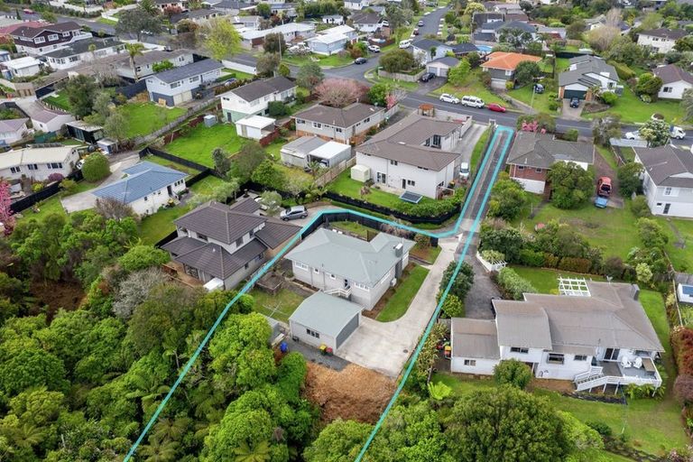 Photo of property in 31 Advene Road, Cockle Bay, Auckland, 2014