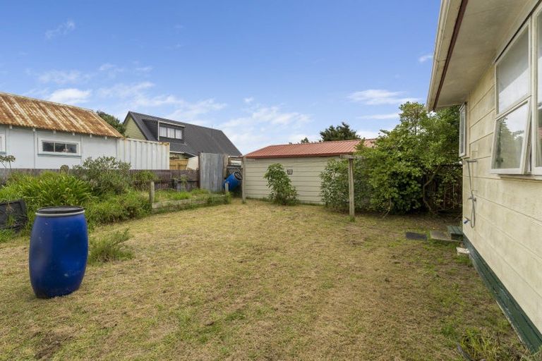 Photo of property in 49 Toi Street, Otaki Beach, Otaki, 5512