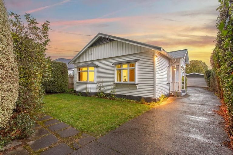 Photo of property in 19 Severn Street, St Albans, Christchurch, 8014