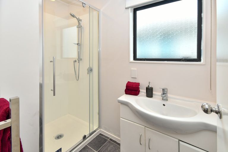 Photo of property in 2/83 Dominion Road, Papakura, 2110