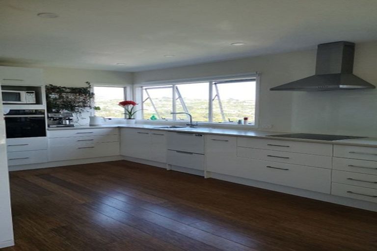 Photo of property in 24 Dominica Crescent, Grenada Village, Wellington, 6037