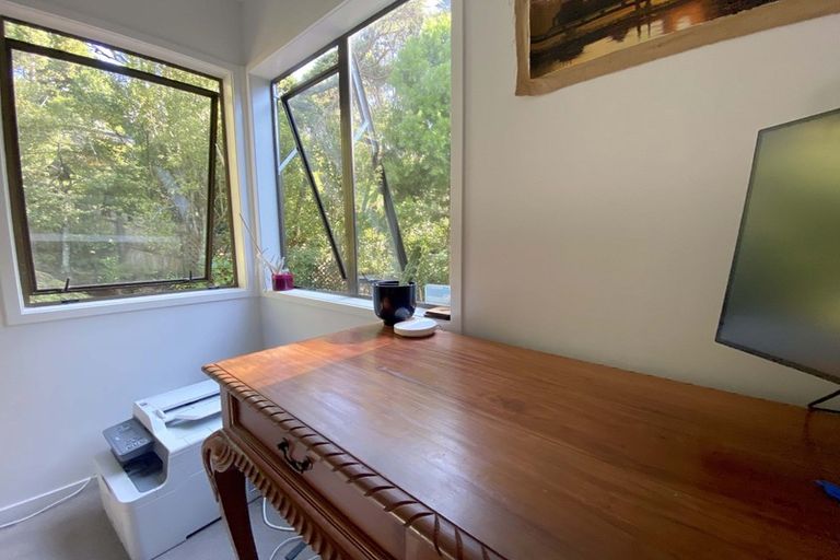 Photo of property in 43 Wirihana Road, Titirangi, Auckland, 0604