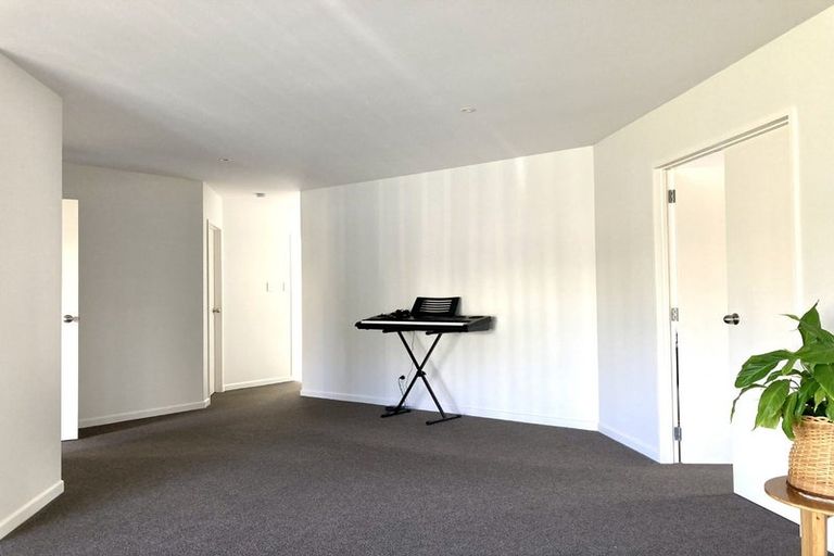 Photo of property in 41 Roy Maloney Drive, Henderson, Auckland, 0612