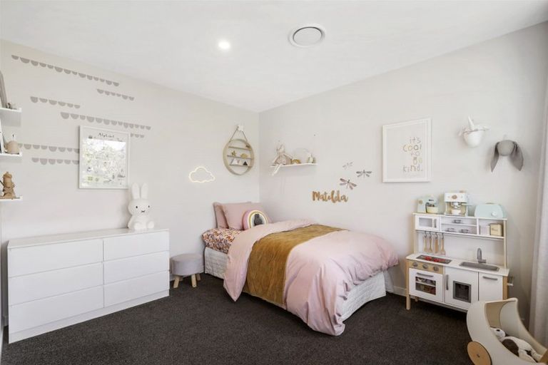 Photo of property in 46 Sylvan Avenue, Northcote, Auckland, 0627