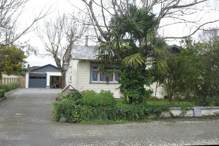 Photo of property in 17 Ngaio Street, West End, Palmerston North, 4412