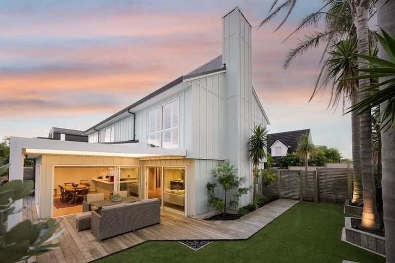 Photo of property in 9a Craig Road, Milford, Auckland, 0620