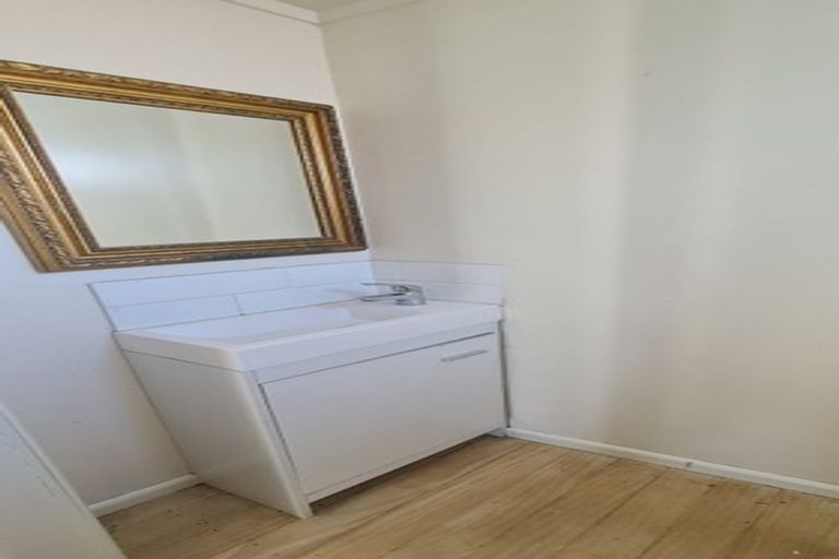 Photo of property in 1/5 Hill Road, Papatoetoe, Auckland, 2025