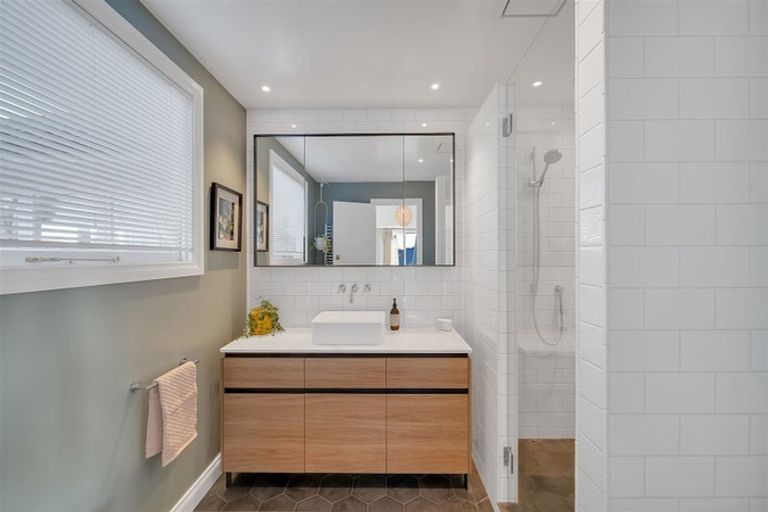 Photo of property in 100 Idris Road, Bryndwr, Christchurch, 8052