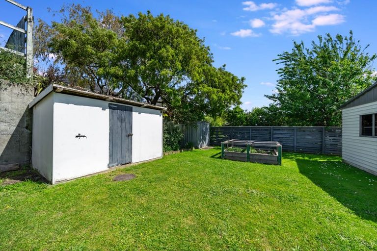 Photo of property in 16 Ruru Crescent, Heretaunga, Upper Hutt, 5018