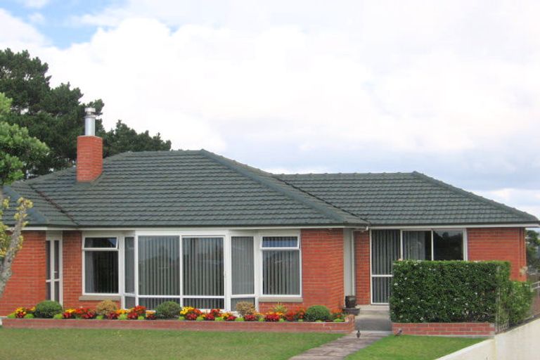 Photo of property in 2/728 East Coast Road, Pinehill, Auckland, 0632