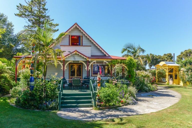 Photo of property in 37 Gillies Crescent, Waimarama, Havelock North, 4294