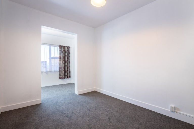 Photo of property in Devonport Apartments, 21/127 Saint Aubyn Street, New Plymouth, 4310