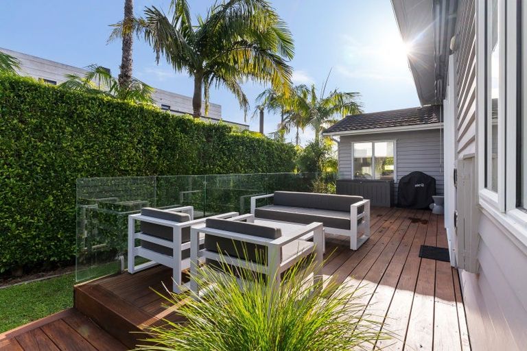 Photo of property in 1/11 Marine Parade, Herne Bay, Auckland, 1011