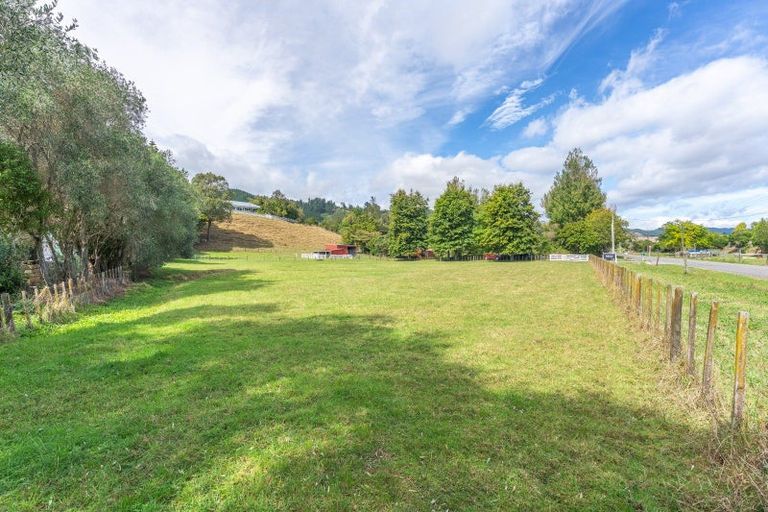 Photo of property in 83 Honi Taipua Street, Manakau, Levin, 5573