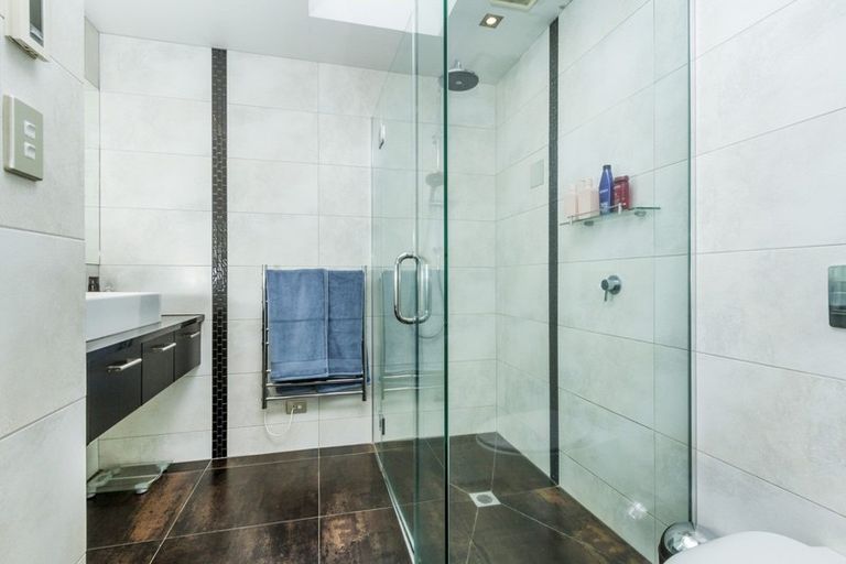 Photo of property in 33 Waiake Street, Torbay, Auckland, 0630