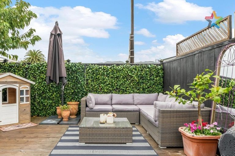 Photo of property in 75 Wai-iti Crescent, Woburn, Lower Hutt, 5010